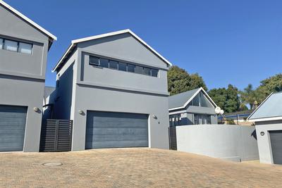 House For Sale in Glenhazel, Johannesburg