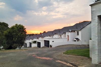 Townhouse For Sale in Benmore Gardens, Sandton