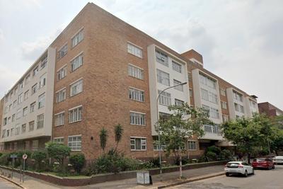 Apartment / Flat For Rent in Killarney, Johannesburg